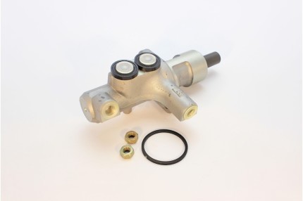 Brake master cylinder Saab 9.3 viggen Brake master cylinder